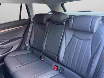 Skoda Superb L&K / DSG / 360 / Diesel (2024) - Photo 11