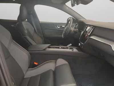 Volvo V60 B4 Plus Dark / Essence (2025) - Photo 14