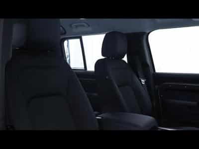Land-Rover Defender 110 S D200 AWD Auto (2025) - Photo 12