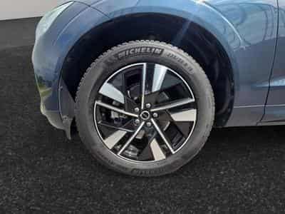 Volvo XC60 B5 Core / Essence (2025) - Photo 11