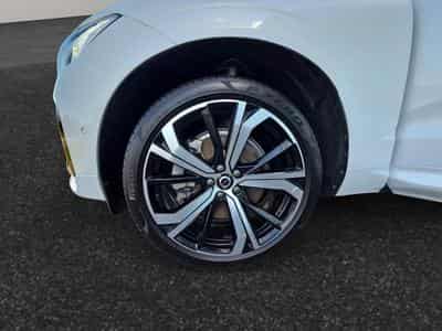Volvo XC60 B4 Plus Dark / Essence (2024) - Photo 11