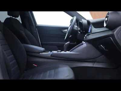 Alfa-Romeo Giulia 2.2 JTD 160 Auto (2022) - Photo 11