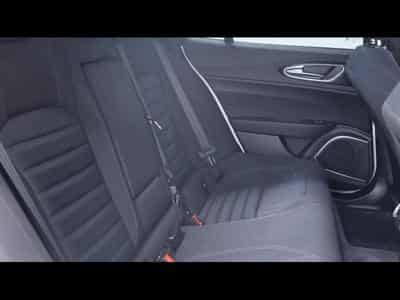Alfa-Romeo Giulia 2.2 JTD 160 Auto (2022) - Photo 14