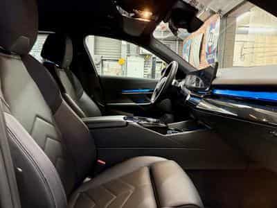 BMW 520 520dA Touring 2.0 197cv Auto HYB-DIE xDrive M-SPORT (2025) - Photo 8