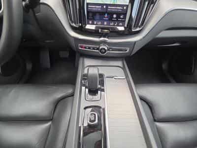 Volvo XC60 B4 Plus Dark / Essence (2024) - Photo 11