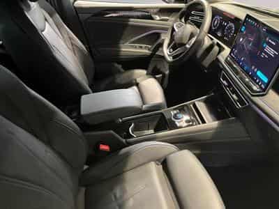 VW Tiguan 2.0 TSI 4Motion R-Line 265 (2025) - Photo 12