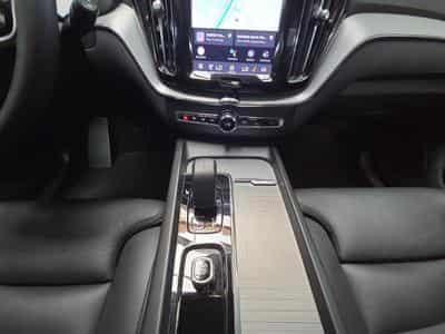 Volvo XC60 B4 Plus Dark / Essence (2023) - Photo 8