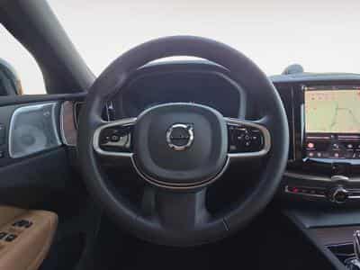 Volvo XC60 B5 AWD Ultra Dark / Essence (2025) - Photo 12