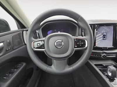 Volvo XC60 B4 Plus Dark/ Essence (2024) - Photo 12