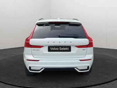 Volvo XC60 B4 Plus Dark/ Essence (2024) - Photo 4