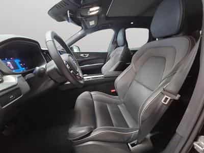 Volvo XC60 B5 AWD Plus Dark / Essence (2025) - Photo 10