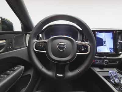Volvo XC60 B5 AWD Plus Dark / Essence (2025) - Photo 12