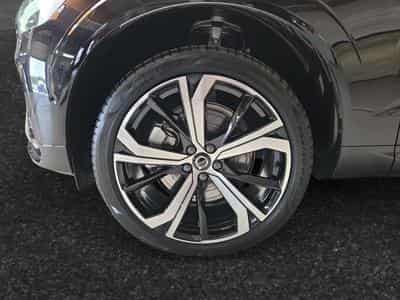 Volvo XC60 B5 AWD Plus Dark / Essence (2025) - Photo 14