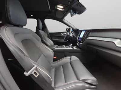 Volvo XC60 B5 AWD Plus Dark / Essence (2025) - Photo 15