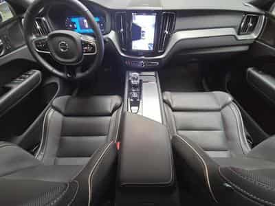 Volvo XC60 B5 AWD Plus Dark / Essence (2025) - Photo 3