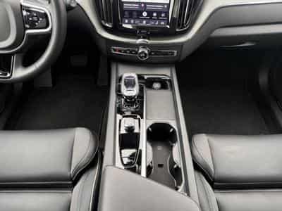 Volvo XC60 T6 Plus Dark / Hybride (2025) - Photo 11