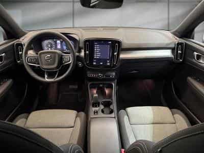 Volvo XC40 -21% T2 129ch Essential Geartronic 8 (2024) - Photo 9