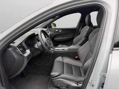 Volvo XC60 T6 Plus Dark / Hybride KIT HIVER INCLUS (2025) - Photo 10