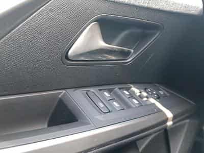 Peugeot 3008 1.2 HYBRID 145 ALLURE E-DCS6 (2025) - Photo 11