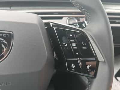 Peugeot 5008 HYBRID 145 ALLURE E-DCS6 (2025) - Photo 14