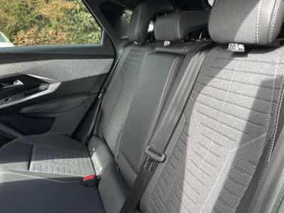 Peugeot 3008 1.2 HYBRID 145 GT E-DCS6 (2025) - Photo 11