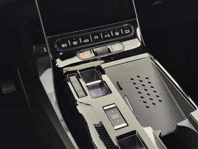 Citroen C5 Aircross 1.2 Hybrid 145cv E-DCS6 Plus NAVI / FULL LED / CAMERA / JA19 (2026) - Photo 12