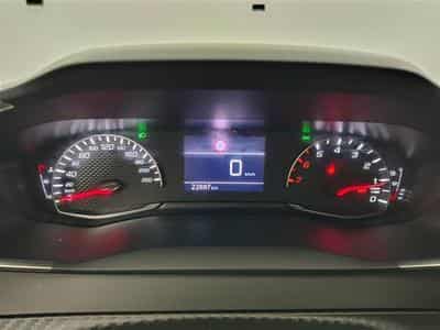 Peugeot 208 1.2i PureTech 100Cv Style (2025) - Photo 10