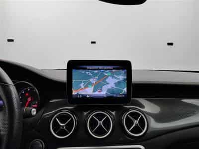 Mercedes GLA 180 GLA 180 *NAVI/CUIR/FULL LED/PDC AV-AR/S.CHAUFF* (2019) - Photo 11