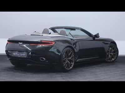 Aston-Martin DB12 V8 VOLANTE (2024) - Photo 12