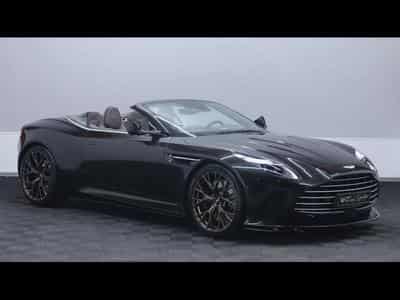 Aston-Martin DB12 V8 VOLANTE (2024) - Photo 6