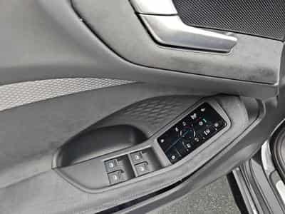 Audi A4 2.0 TFSI S-Tronic 204 S-Line (2025) - Photo 13