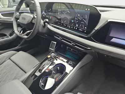 Audi A4 2.0 TFSI S-Tronic 204 S-Line (2025) - Photo 15