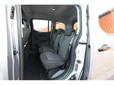 Peugeot Rifter 1.5 BlueHDI 130 EAT8 L1 GT (2025) - Photo 10