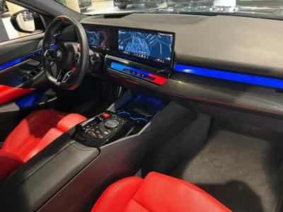 BMW M5 M5 xDrive Touring M Sport (2025) - Photo 10