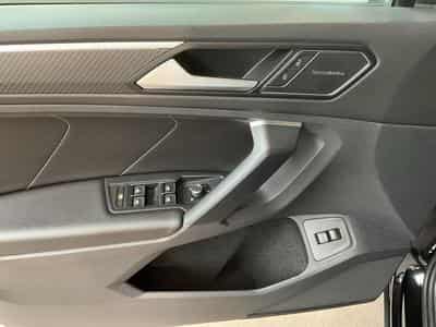 VW Tiguan R-Line+DSG+4M+Navi+Pano+Black-Style+Matrix-LED (2021) - Photo 14