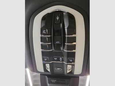 Porsche Macan S (2021) - Photo 15