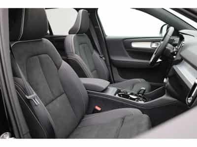 Volvo XC40 2.0 B4 MHD 197 Black Edition (2026) - Photo 15