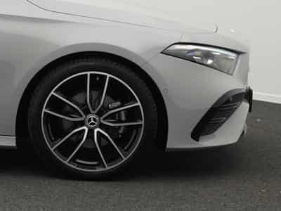 Mercedes A 200 d AMG-Line Multi+Kamera+Night+19" (2025) - Photo 6