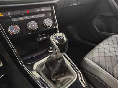 VW T-Roc 1.0 TSI 110cv R-Line CARPLAY / FULL LED / PDC AV+AR / JA 17" (2024) - Photo 12