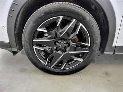 Peugeot 5008 1.2 HYBRID 145cv e-DSC6 Allure Pack 7pl. NAVI / CAMERA 360° (2025) - Photo 6