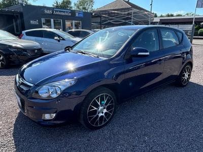 Hyundai i30 i30 1.4 Comfort *Teilleder*Klimaaut.*PDC* (2009) - Photo 1