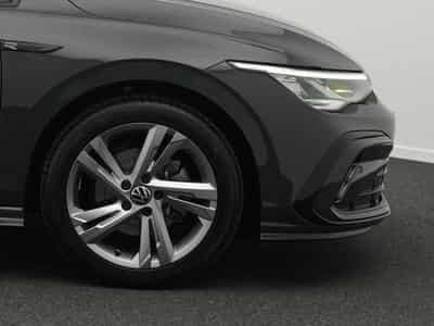 VW Golf VIII 1.5 eTSI R-Line (2024) - Photo 6