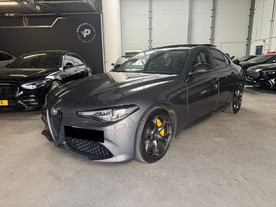 Alfa-Romeo Giulia Giulia Veloce Q4 /211 CV /19/PANO/CAMERA/CUIR/VOLL (2019) - Photo 1