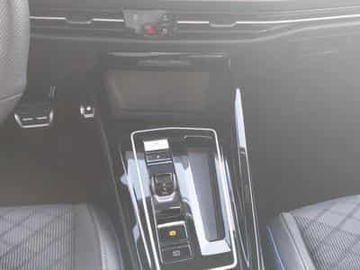 VW Golf R-Line (2026) - Photo 11