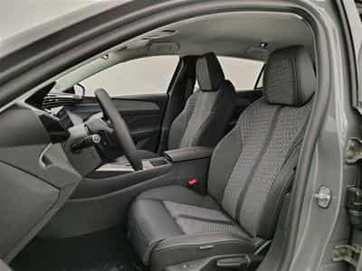 Peugeot 308 1.5 BlueHDi 130cv EAT8 Allure NAVI / FULL LED / CAMERA 360° (2026) - Photo 14