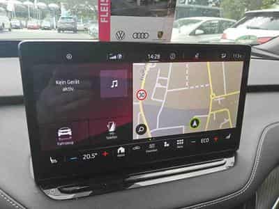 Skoda Enyaq IV RS (2023) - Photo 10
