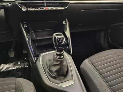 Peugeot 2008 1.2 Turbo 100Cv Navi / Led / PDC (2024) - Photo 12