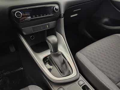 Toyota Yaris 1.5i VVT-i Hybrid E-CVT CARPLAY / CLIM (2025) - Photo 12