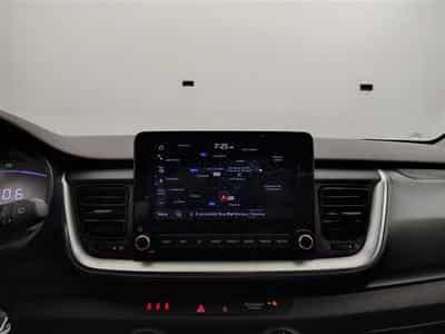 Kia Stonic 1.2i 84Cv Urban Edition NAVI / CARPLAY / CAMERA / ALU (2025) - Photo 11