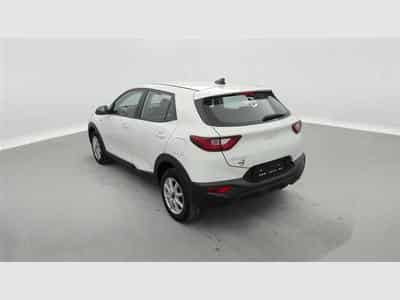Kia Stonic 1.2i 84Cv Urban Edition NAVI / CARPLAY / CAMERA / ALU (2025) - Photo 2